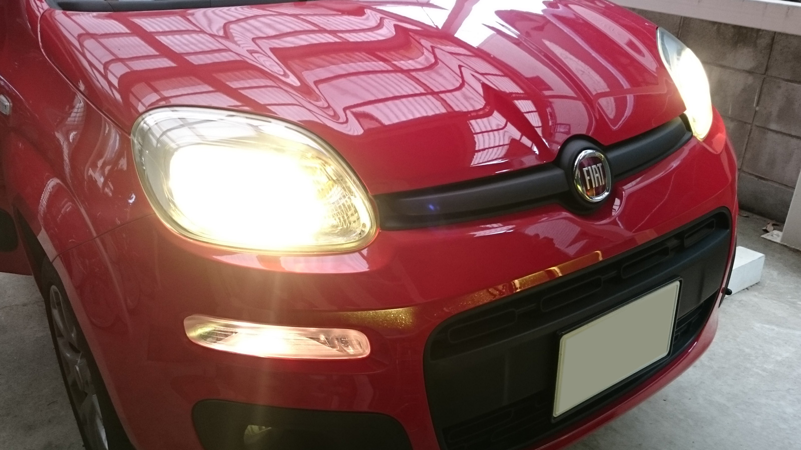 FIAT PANDA3 のヘッドライトを fcl. H4 電球色（ハロゲン色）に