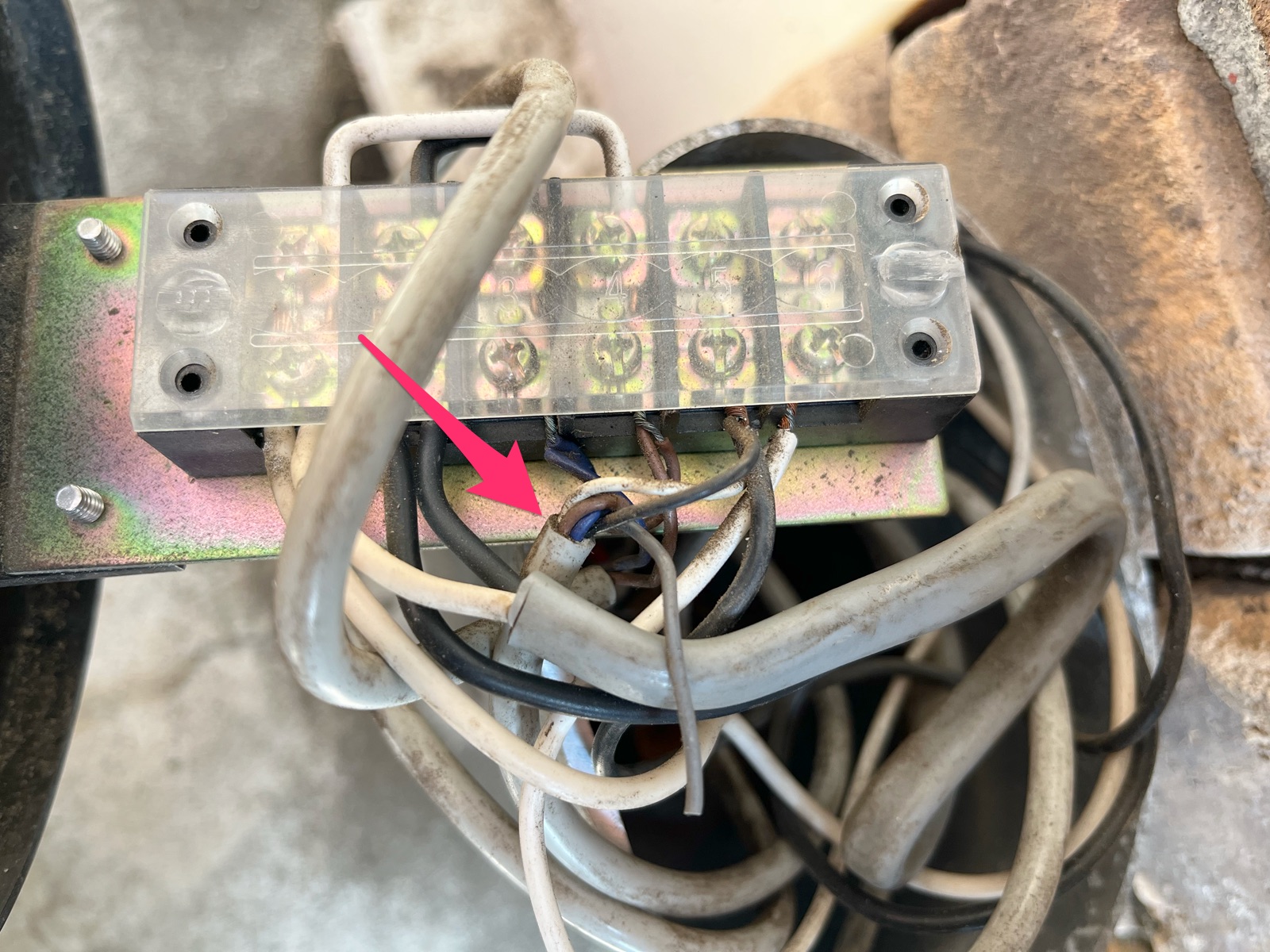 ガレージシャッターの光電センサー（ビームセンサー）をDIY交換